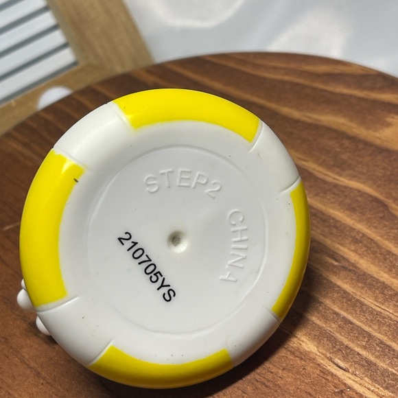 Step2 Cool Pelican Water Table Toy Figure with Sunglasses & Fish – 2021 - Picture 4 of 4